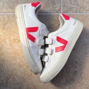 VEJA Recife Leather Sneakers Extra White Rose Fluo Logo Excellent Condition 10